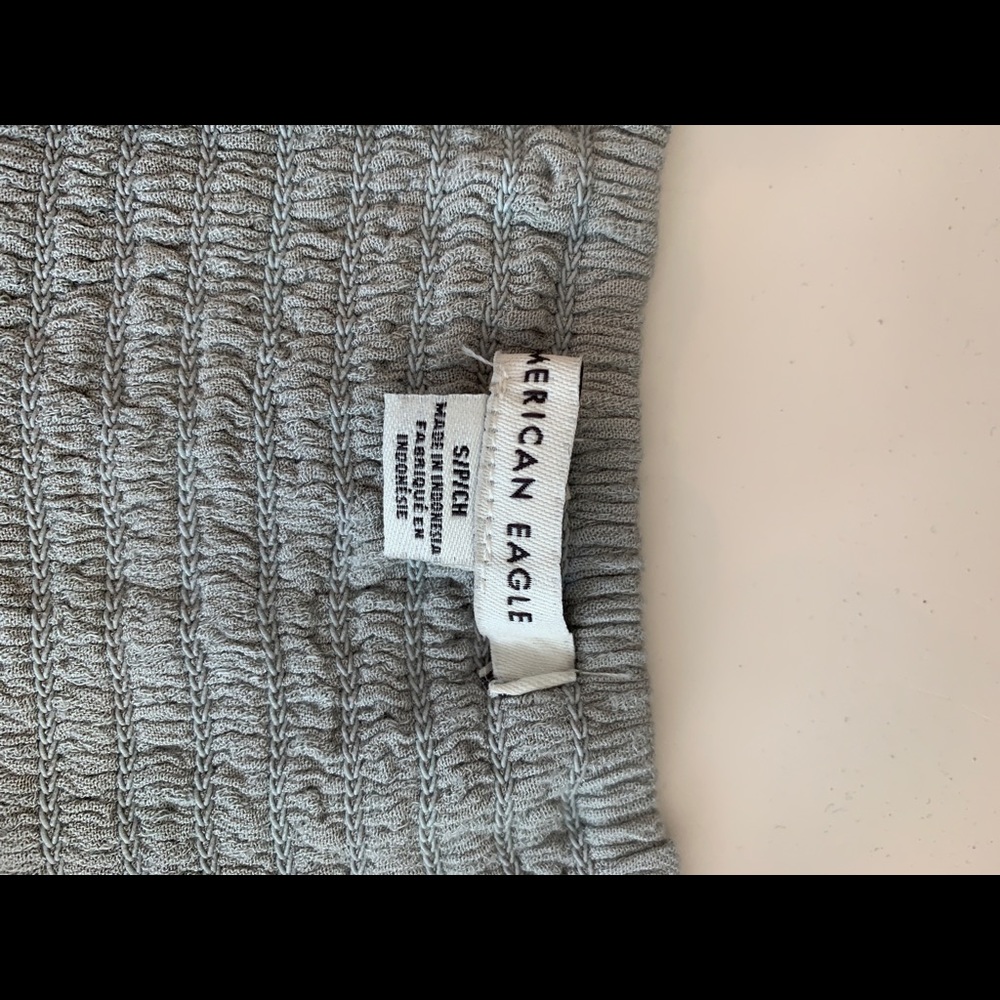 American Eagle Ruffle Top - Picture 4 of 4